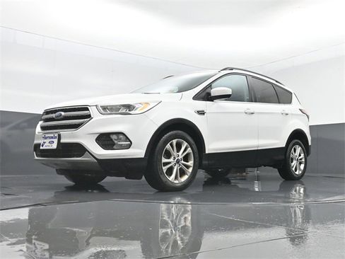 Used 2017 Ford Escape SE w/ Equipment Group 201A image 30