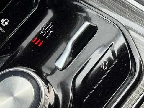 Used 2022 Jeep Wagoneer Series III w/ Premium Group I image 26