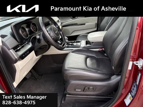 Used 2024 Kia Carnival LX image 16
