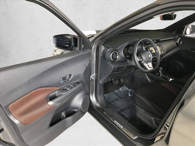 Used 2021 Nissan Kicks SR w/ Interior Electronics Package FWD image 13