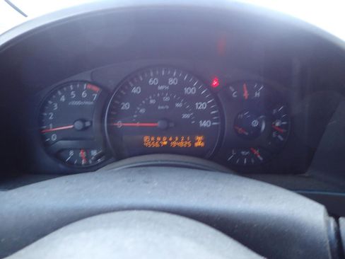 Used 2005 Nissan Armada LE w/ (U01) Technology Pkg (LE) AWD/4WD image 19