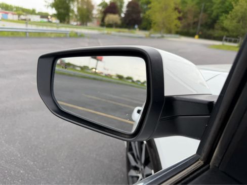 Used 2022 Chevrolet Malibu RS FWD image 22