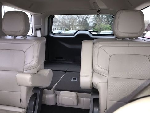 Used 2024 Lincoln Navigator Reserve AWD/4WD image 23