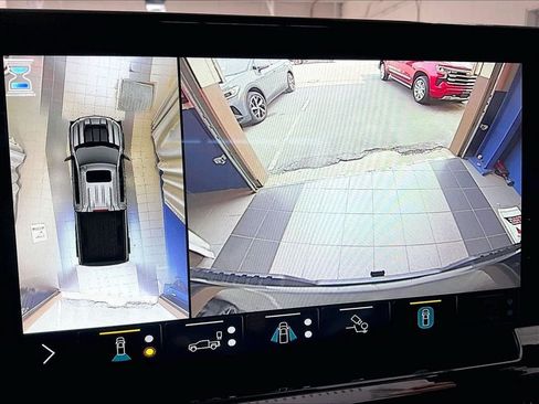 Used 2022 Chevrolet Silverado 1500 ZR2 w/ Technology Package AWD/4WD image 19