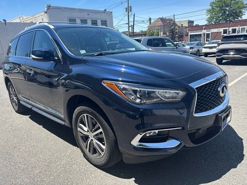 Used 2019 INFINITI QX60 Luxe w/ Essential Package AWD/4WD image 3