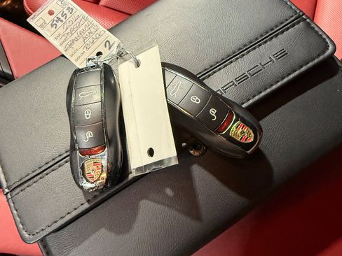 Used 2016 Porsche Panamera 4 image 64