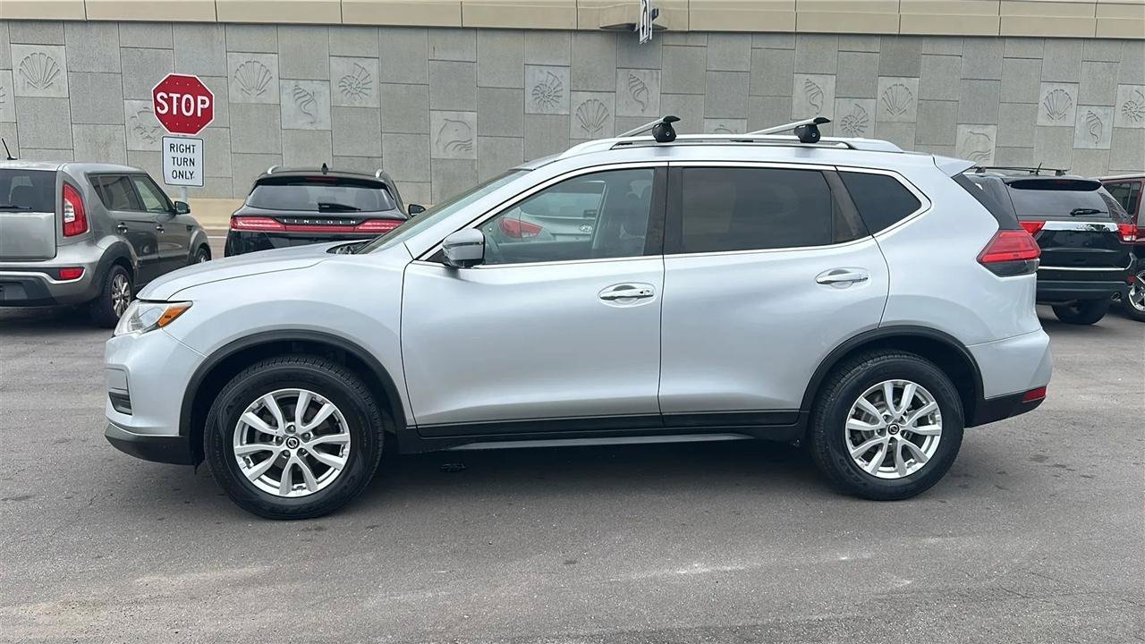 Used 2017 Nissan Rogue SV w/ SV Premium Package AWD/4WD image 15