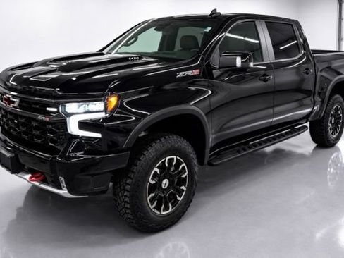 Used 2024 Chevrolet Silverado 1500 ZR2 w/ Technology Package AWD/4WD image 3