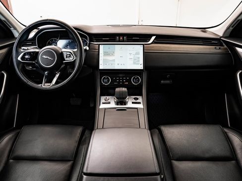 Used 2021 Jaguar F-PACE S image 33