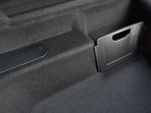 Used 2025 Porsche Macan Electric image 37