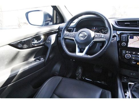 Certified 2022 Nissan Rogue Sport SL image 8