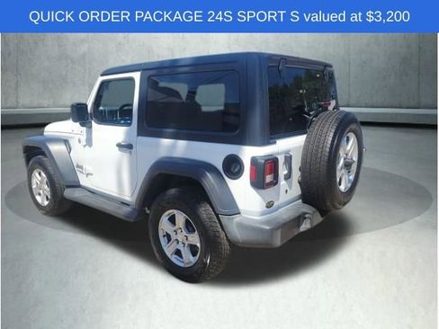 Used 2018 Jeep Wrangler Sport image 4
