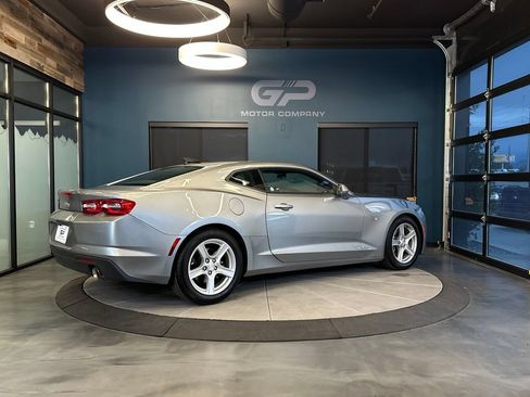 Used 2023 Chevrolet Camaro LT RWD image 3