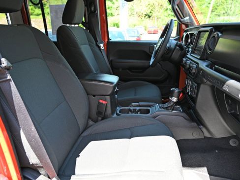 Used 2023 Jeep Wrangler Unlimited w/ Sun & Screen Package AWD/4WD image 25