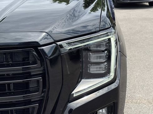 Used 2021 GMC Yukon AT4 w/ AT4 Premium Package AWD/4WD image 11
