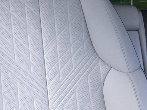 New 2026 Cadillac Optiq V image 21