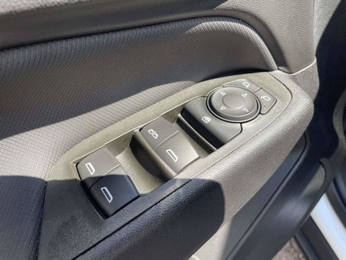 Used 2023 Chevrolet Equinox RS AWD/4WD image 6