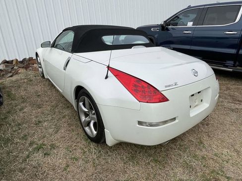 Used 2007 Nissan 350Z Touring image 3