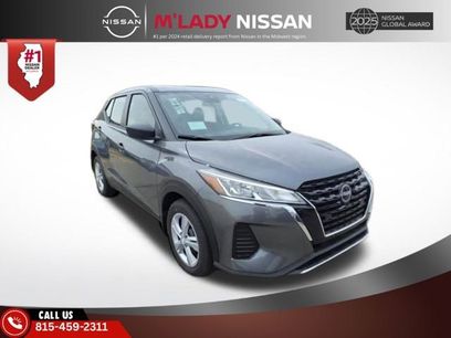 New 2025 Nissan Kicks Play S