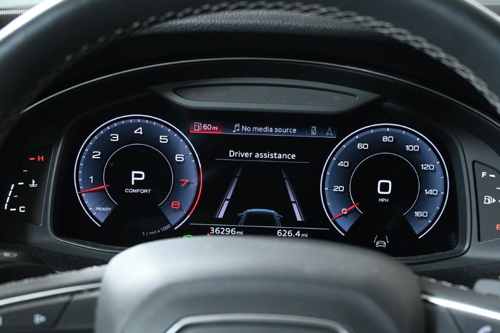 Used 2023 Audi Q8 Premium AWD/4WD image 18