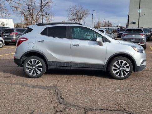 Used 2021 Buick Encore Preferred image 2