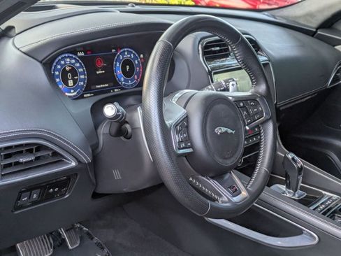 Used 2020 Jaguar F-PACE SVR AWD/4WD image 10