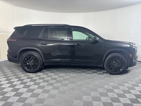 Used 2024 Chevrolet Traverse LT w/ Midnight/Sport Edition AWD/4WD image 35