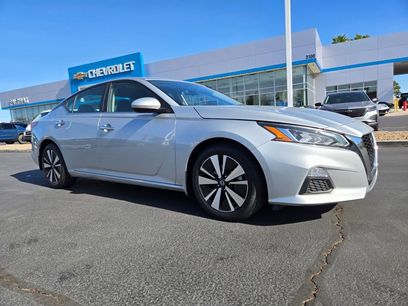 Used 2022 Nissan Altima 2.5 SV