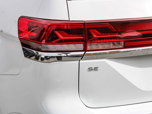 Used 2024 Volkswagen Atlas SE AWD/4WD image 7