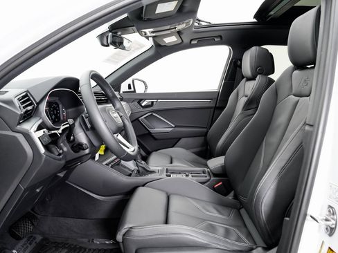 Certified 2025 Audi Q3 2.0T Premium image 6