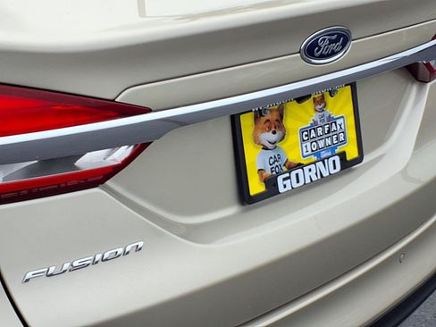 Used 2017 Ford Fusion SE w/ Fusion SE Technology Package FWD image 22