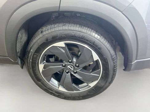 Used 2025 Nissan Rogue SV AWD/4WD image 24