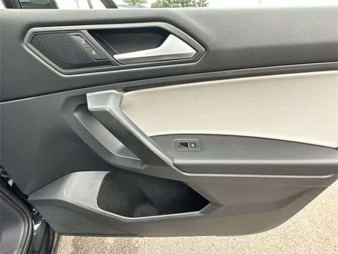 Used 2021 Volkswagen Tiguan SE R-Line image 23