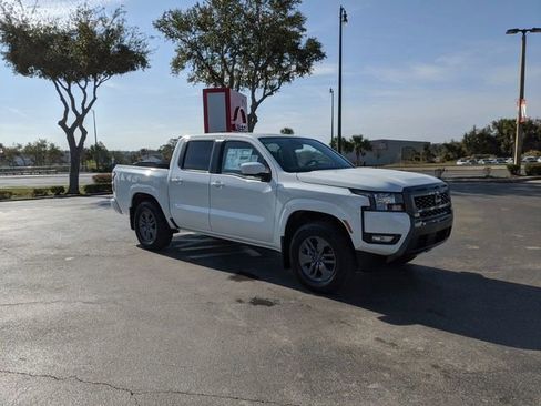Certified 2025 Nissan Frontier SV w/ SV Convenience Package image 2