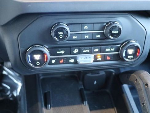 Used 2025 Ford Bronco Badlands AWD/4WD image 22