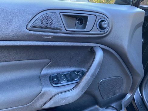 Used 2019 Ford Fiesta SE image 25