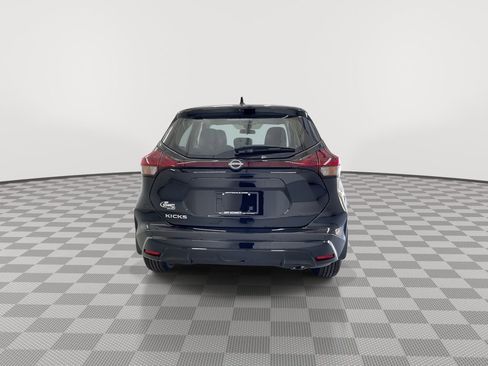 Certified 2025 Nissan Kicks Play S image 10