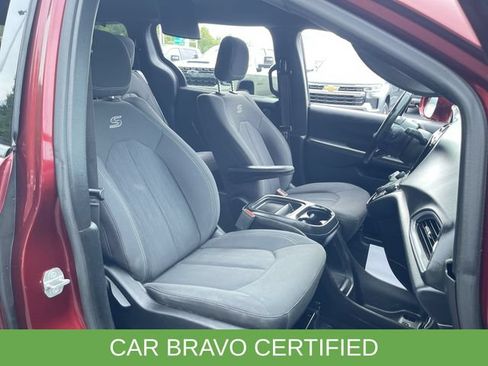 Used 2019 Chrysler Pacifica Touring Plus w/ S Appearance Package FWD image 27