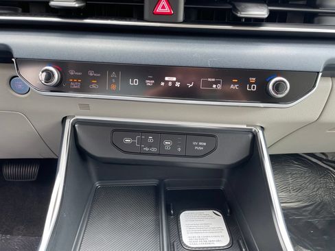 New 2026 Kia Carnival EX FWD image 22