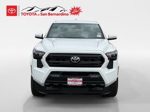 Certified 2026 Toyota Tacoma SR5 AWD/4WD image 8