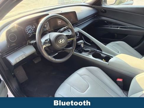 Used 2025 Hyundai Elantra Limited FWD image 5