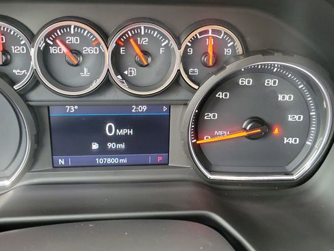 Used 2021 Chevrolet Suburban LT RWD image 16