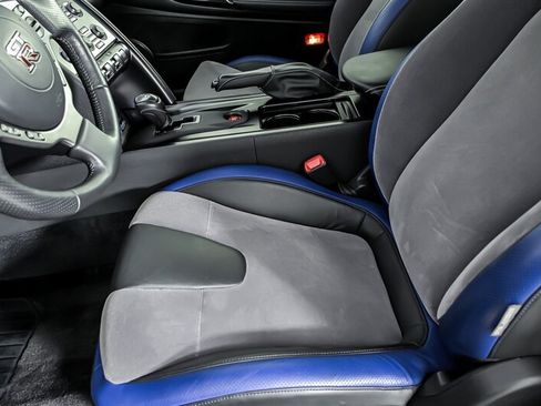 Used 2014 Nissan GT-R Track Edition AWD/4WD image 17