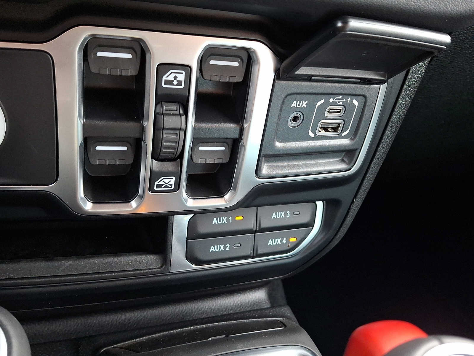 New 2026 Jeep Wrangler Unlimited Sahara AWD/4WD image 16