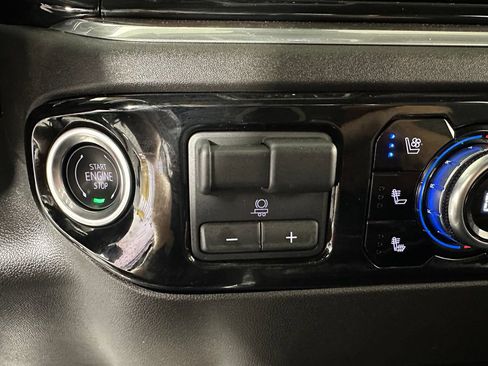 Used 2024 GMC Sierra 2500 SLT w/ SLT Convenience Package AWD/4WD image 32