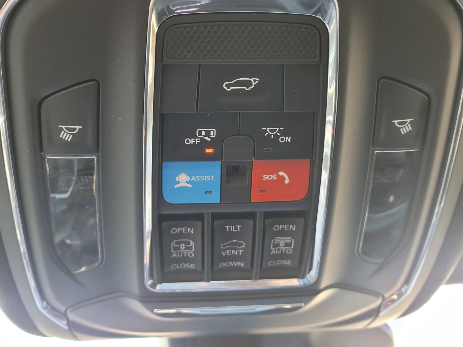 Used 2024 Jeep Grand Cherokee Limited w/ Black Appearance Package AWD/4WD image 31