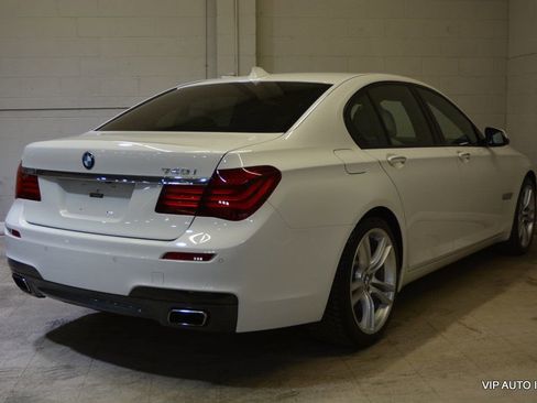 Used 2014 BMW 740i image 4