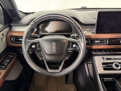 Used 2022 Lincoln Aviator Reserve w/ Equipment Group 201A AWD/4WD image 11