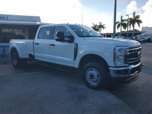 Used 2024 Ford F350 XLT image 2