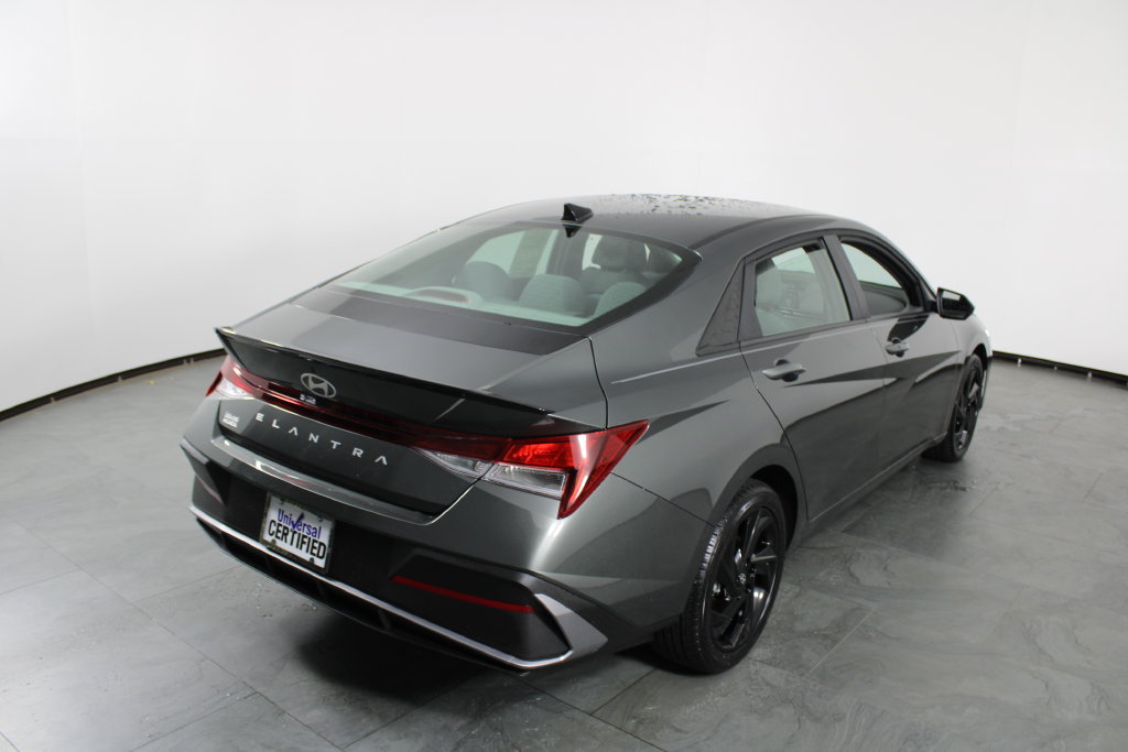 Certified 2026 Hyundai Elantra Sport FWD image 4
